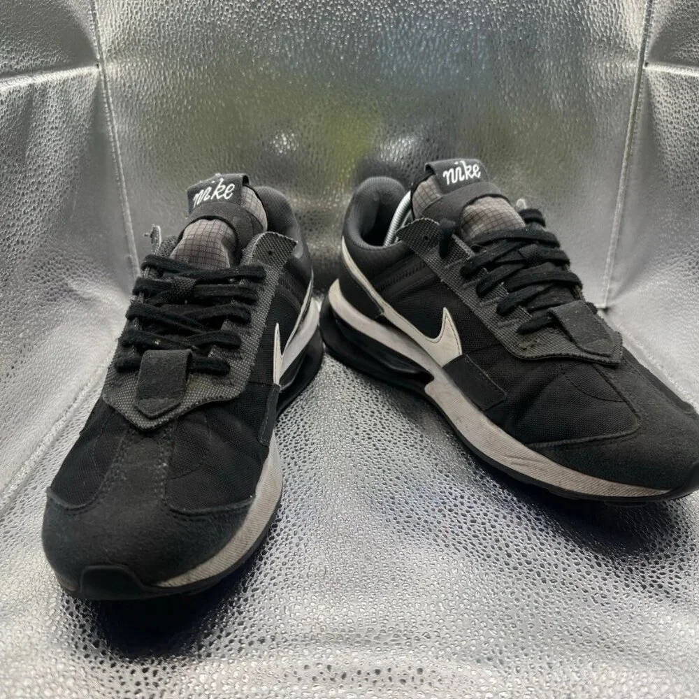 RARE 🚀 Size 9.5 - Nike Air Max Pre-Day Black Sneakers DC9402–001 Running‎